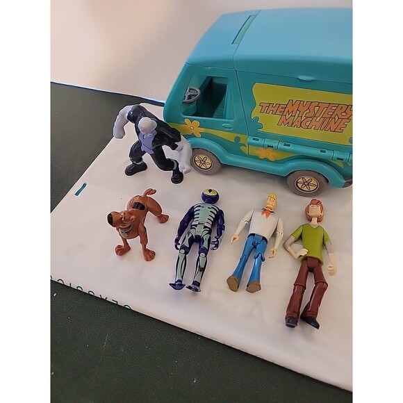 Scooby Doo The Mystery Machine Van Lot Figures Monsters villains Fred Shaggy - Picture 2 of 8